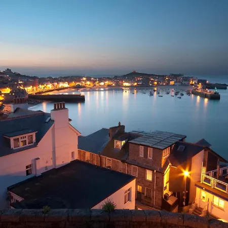 15 Tower Meadows Penzance