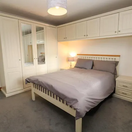 15 Tower Meadows Penzance